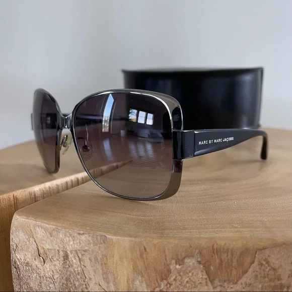 Marc Jacobs Sunglasses MMJ082/S-Silver and White Marc by Marc Jacobs MMJ 082/S Oversized Sunglasses | eBay main image 3